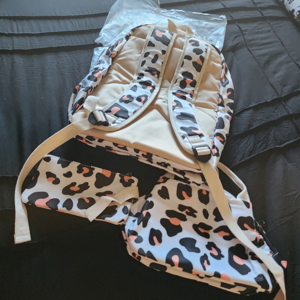 Leopard Print Backpack Set - Picture 3 of 3